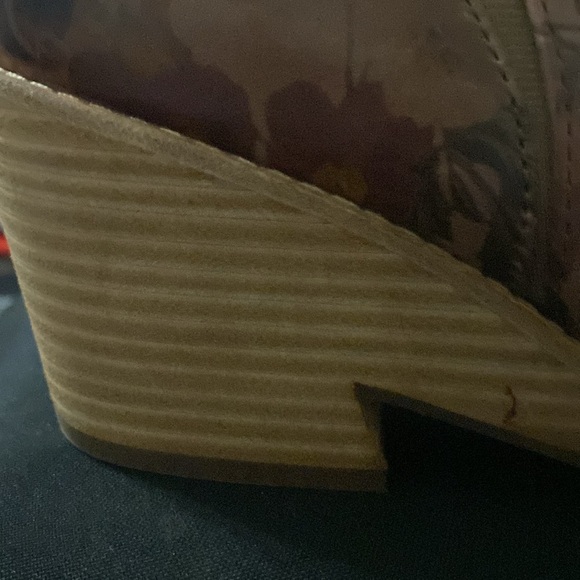 SOFFT WO SIZE 11 Leather Floral Brown Ankle Boots slight wedge heel approx 4” - Picture 6 of 11